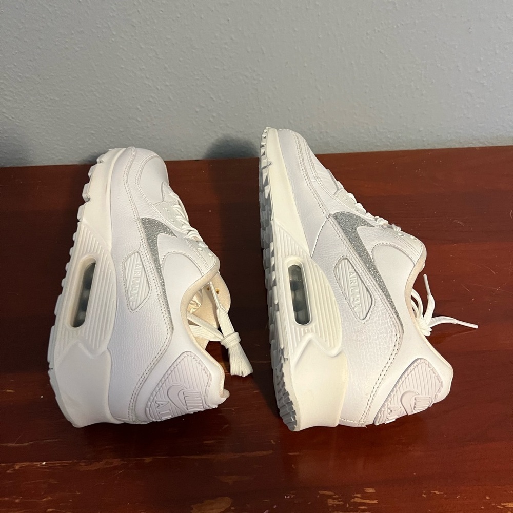 Nike White and Silver Air Max 90 Excellent Condition Pre Owned - Picture 2 of 8